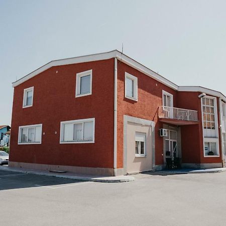 Guest House Sv. Nikola Dugo Selo Eksteriør bilde