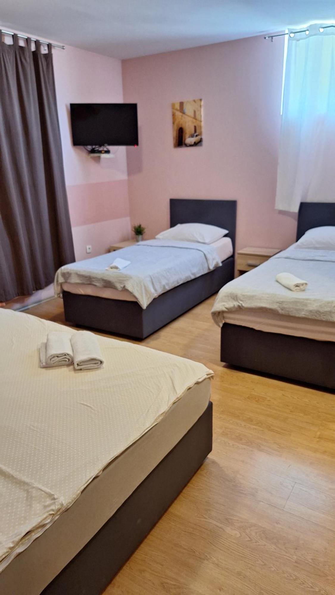 Guest House Sv. Nikola Dugo Selo Eksteriør bilde