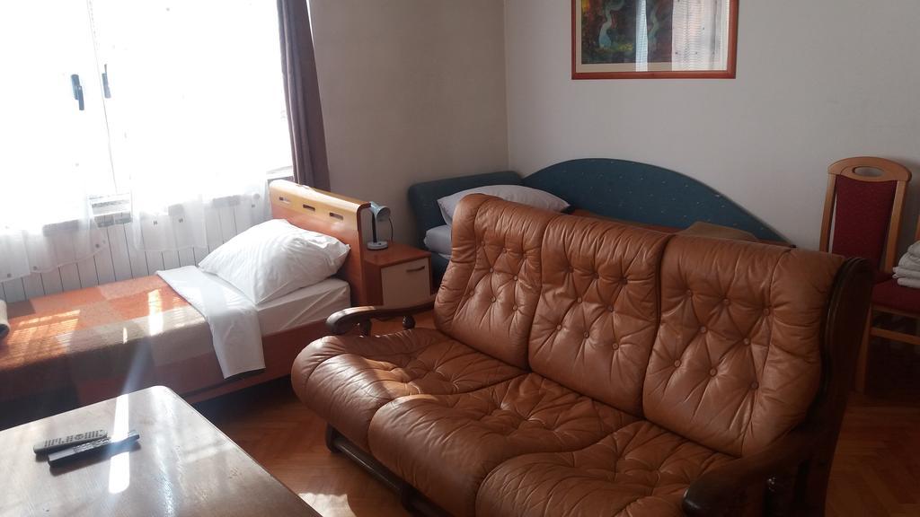 Guest House Sv. Nikola Dugo Selo Eksteriør bilde