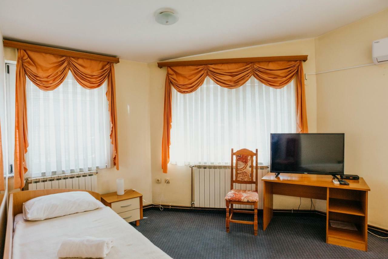 Guest House Sv. Nikola Dugo Selo Eksteriør bilde