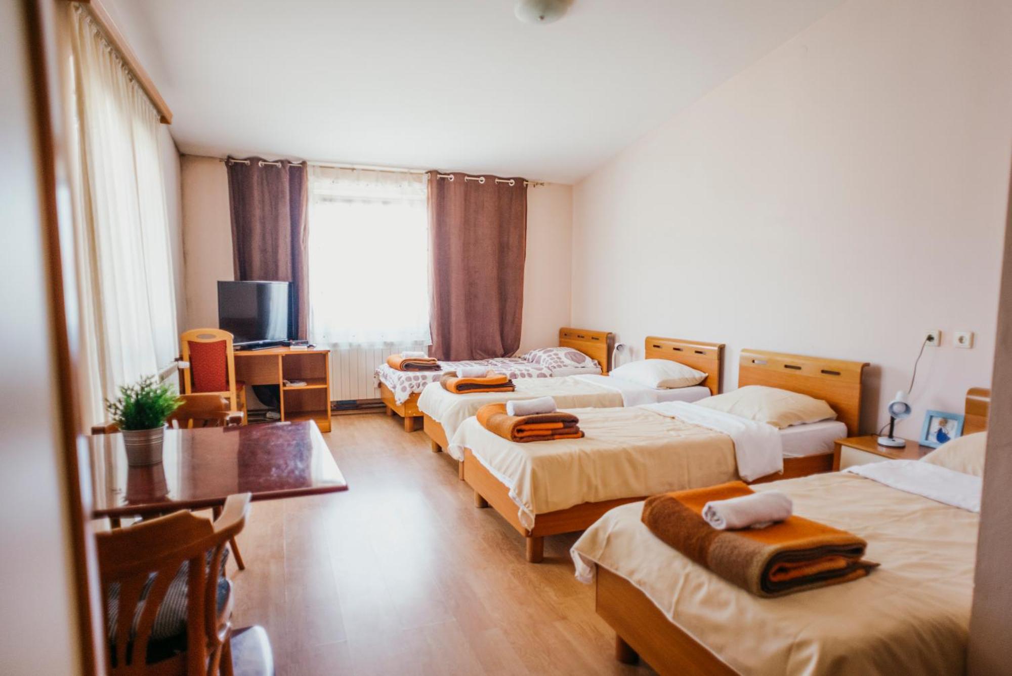 Guest House Sv. Nikola Dugo Selo Eksteriør bilde