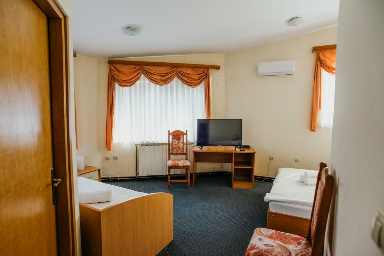 Guest House Sv. Nikola Dugo Selo Eksteriør bilde