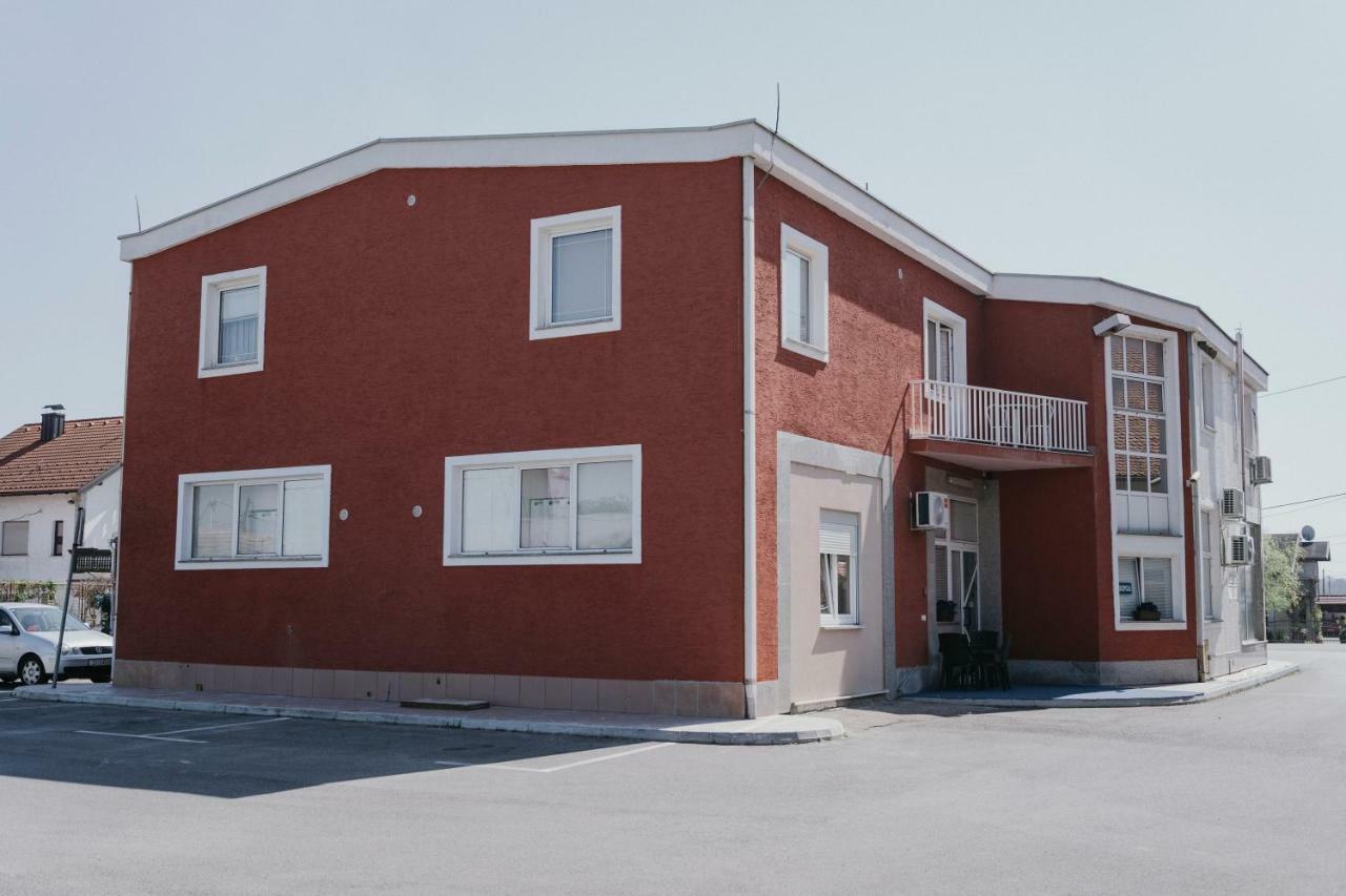 Guest House Sv. Nikola Dugo Selo Eksteriør bilde