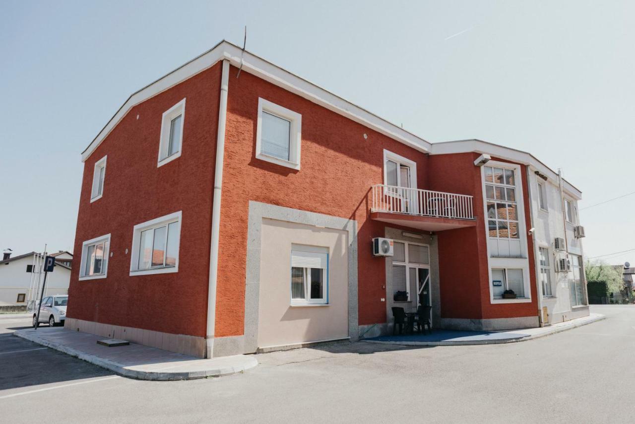 Guest House Sv. Nikola Dugo Selo Eksteriør bilde