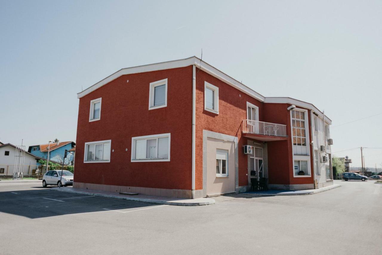 Guest House Sv. Nikola Dugo Selo Eksteriør bilde